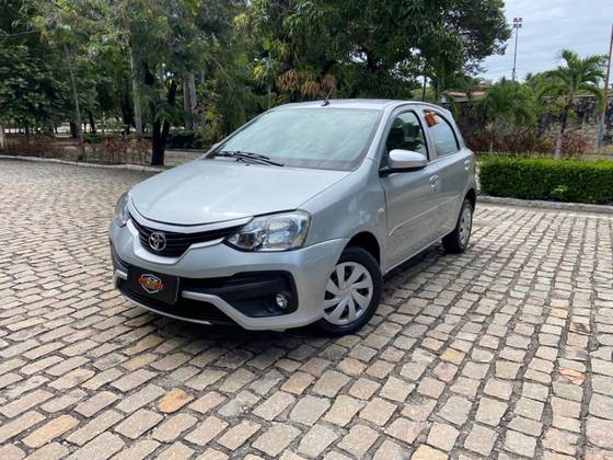 TOYOTA ETIOS 1.3 X 16V FLEX 4P AUTOMÁTICO TOYOTA ETIOS 1.3 X 16V FLEX 4P AUTOMÁTICO